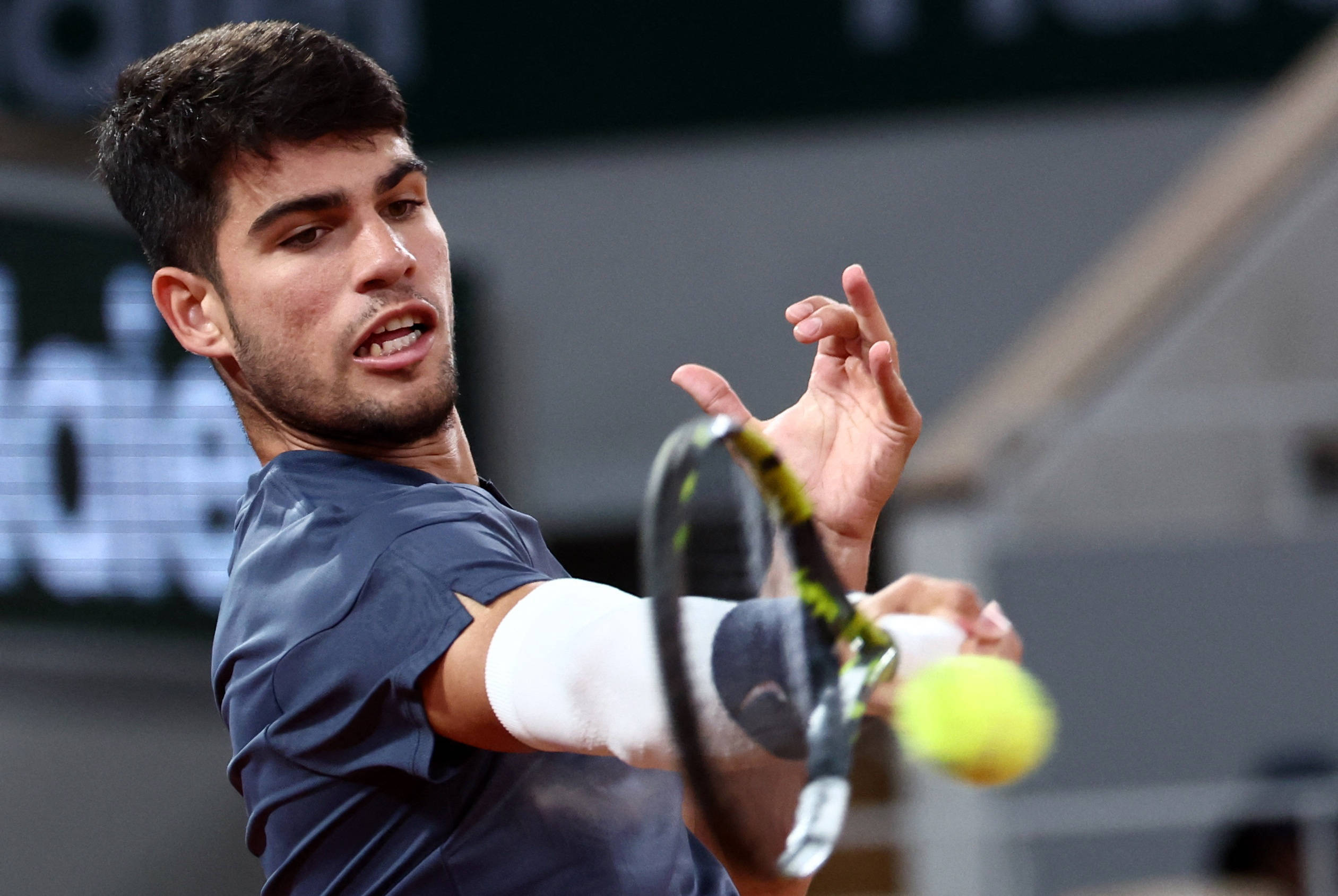 年轻球员换 年轻球员换